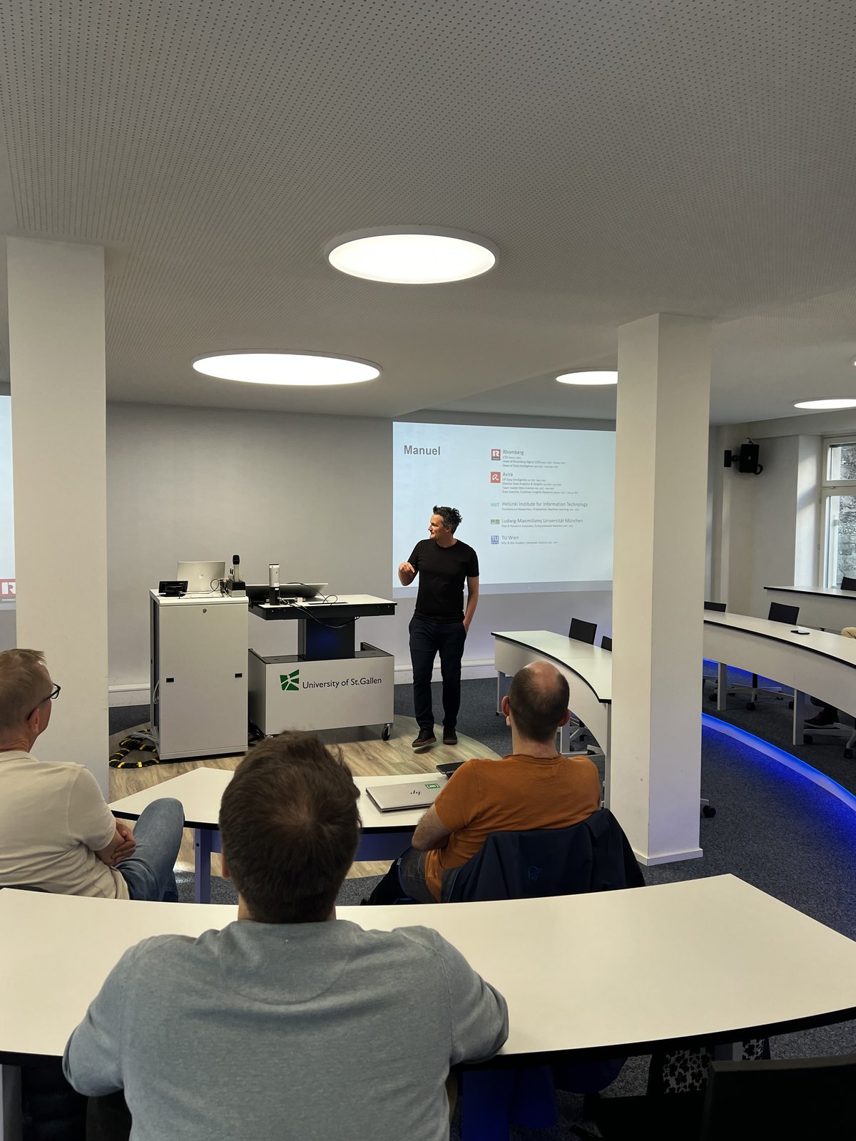 Manuel Eugster presenting Construction in the Digital Age at the Computer Science Insights talks