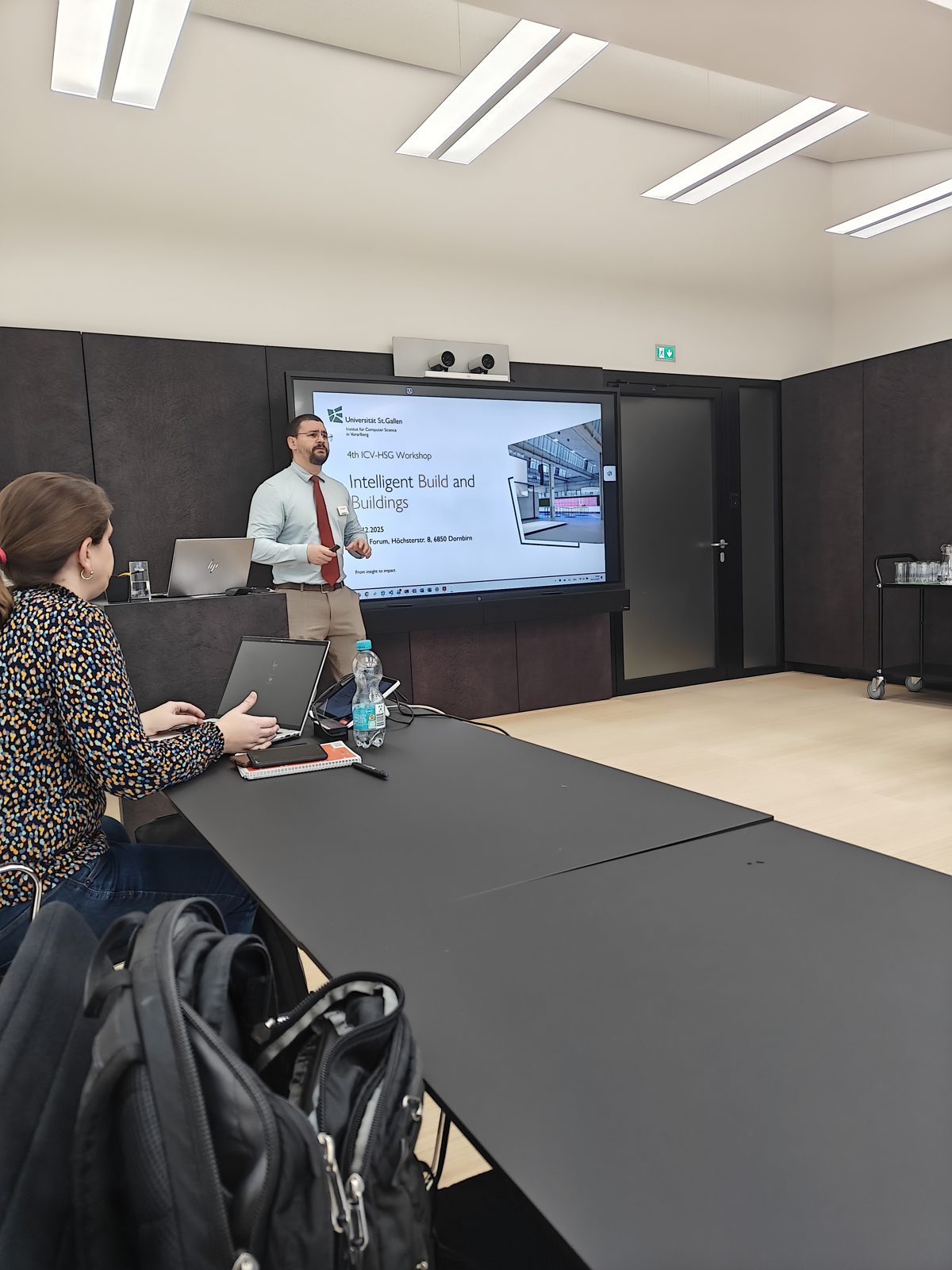 Presenting at the 4th ICV-HSG CC-Workshop, under the theme “Intelligent Build and Buildings”, at the Tridonic Light Forum in Dornbirn