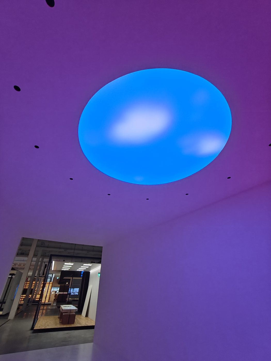 An ambient-lighting demonstration at the Light Forum
